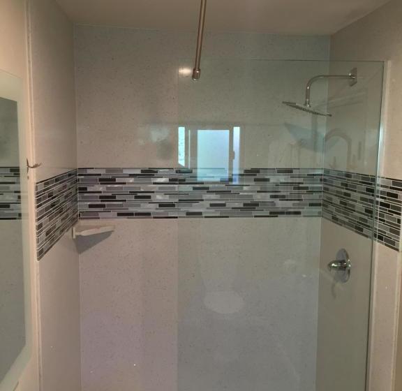 فندق على الطريق Sterling Inn