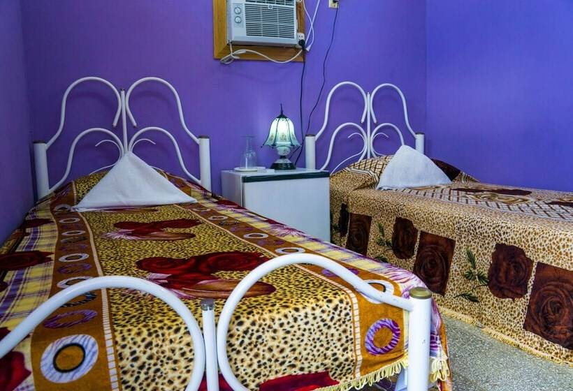 تختخواب و صبحانه Hostal Casa Lorenzo