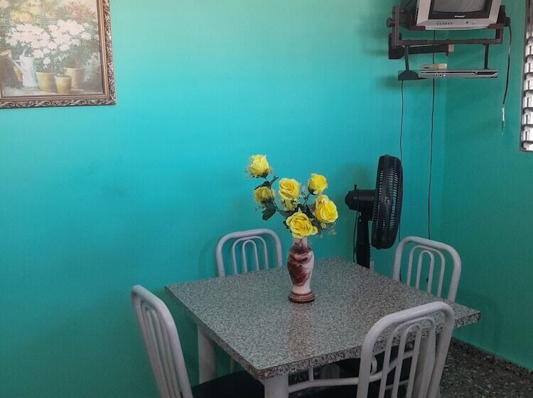 بنسيون Hostal Bellamar