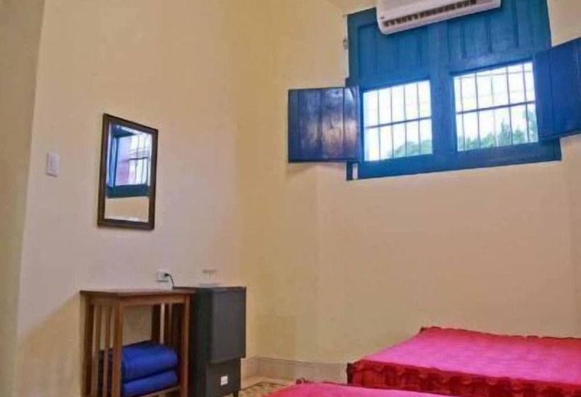 پانسیون Hostal Las Tradiciones