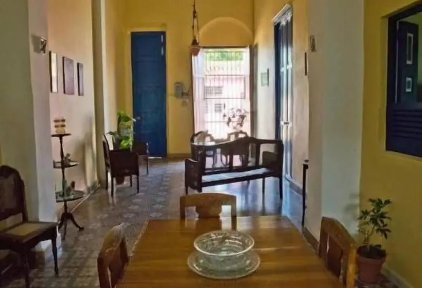 ペンション Hostal Las Tradiciones