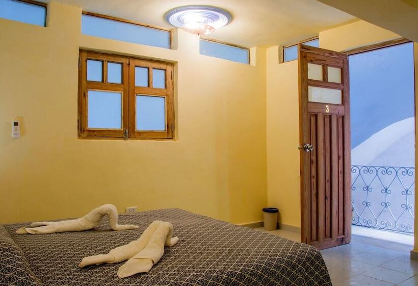 پانسیون Hostal Corona