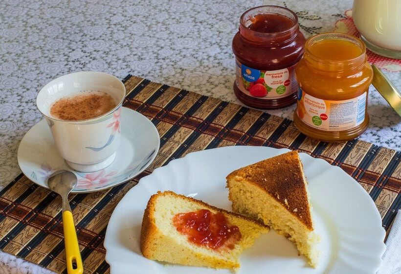 پانسیون Hostal Corona