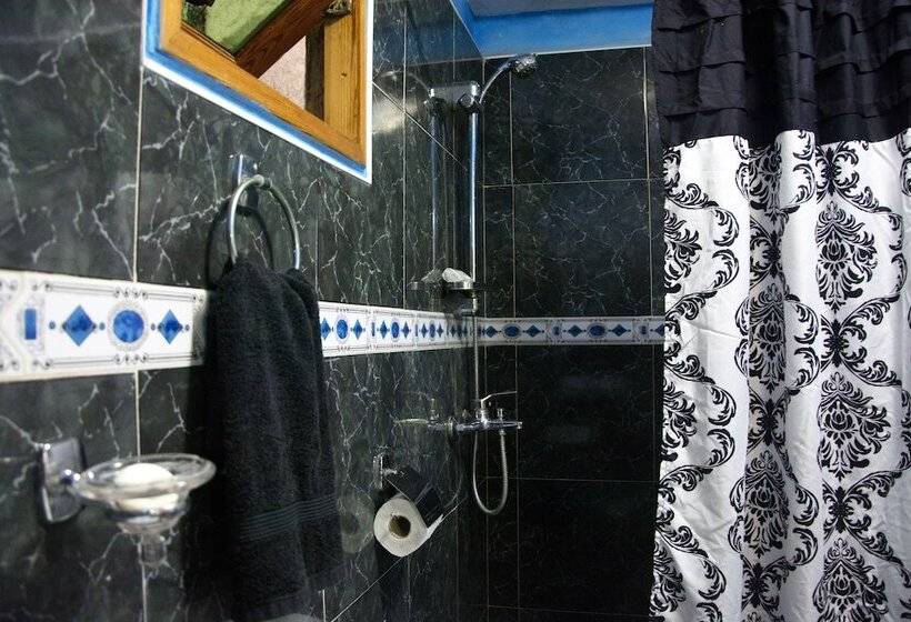 پانسیون Hostal Corona