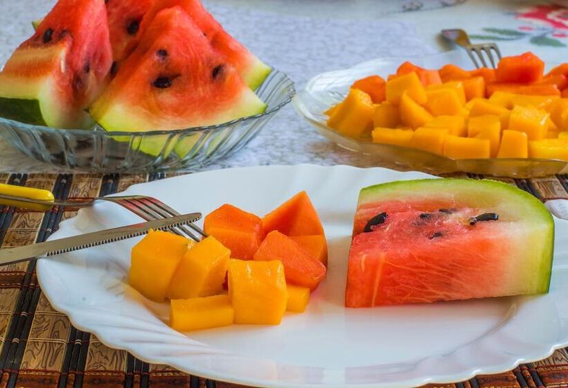 پانسیون Hostal Corona