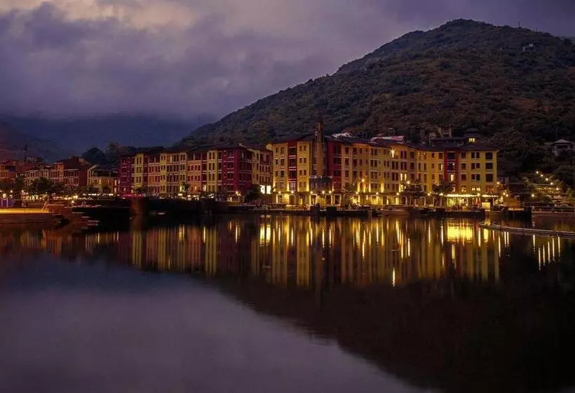 Aamiaismajoitus (B&B) Charviks Blue Diamond Resort