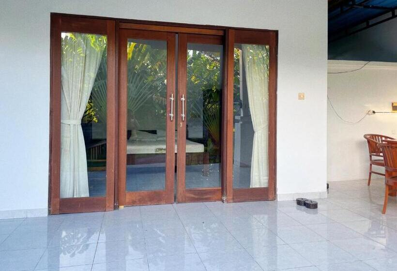 مبيت وإفطار Dea Putra Dive Homestay