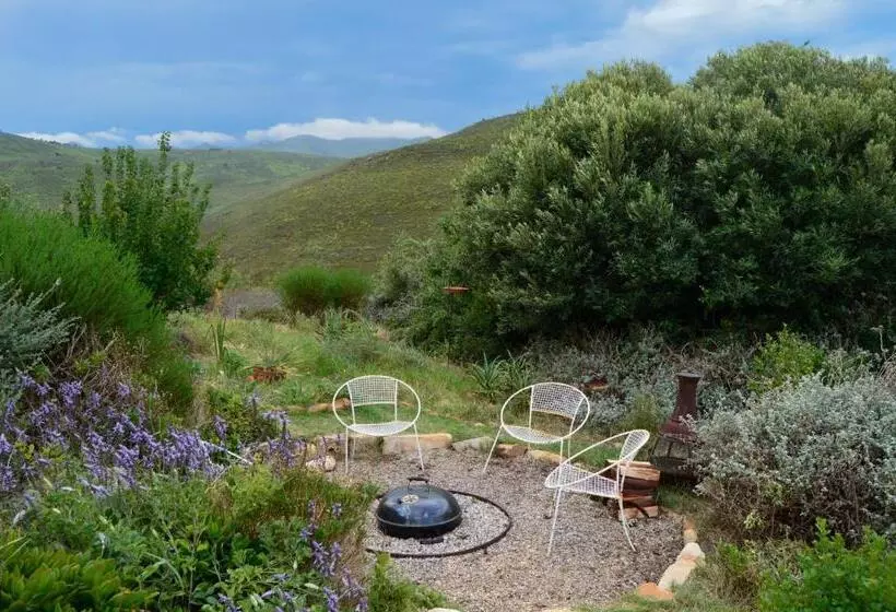 ホテル Allie S Mountain Cottage
