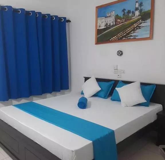 هتل Fionn S Coconut Beach House