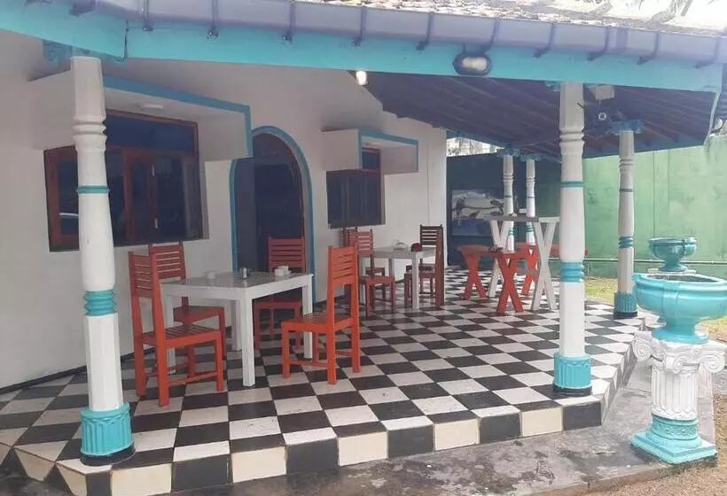 هتل Fionn S Coconut Beach House