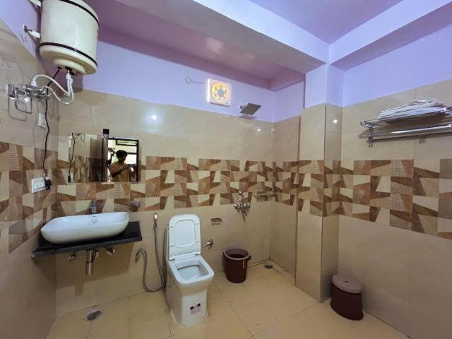 ホテル Joshi Tourist Lodge