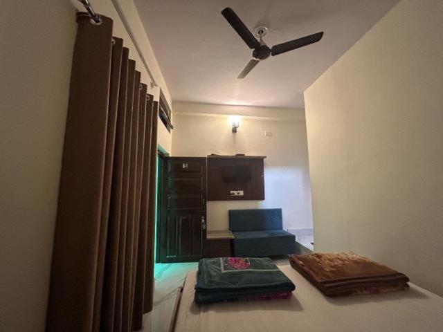 ホテル Joshi Tourist Lodge