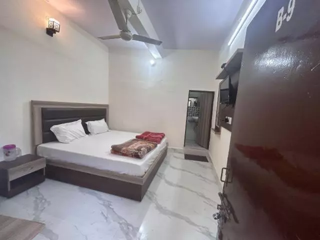 ホテル Joshi Tourist Lodge