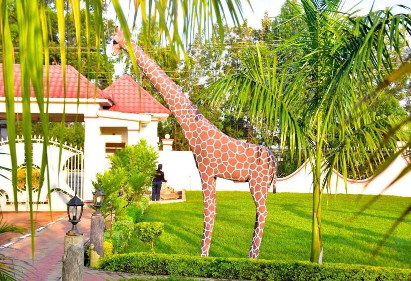 هتل Planet Gardens