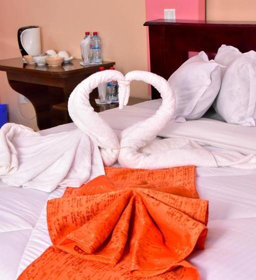 هتل Planet Gardens