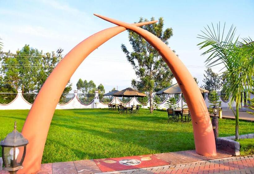 هتل Planet Gardens