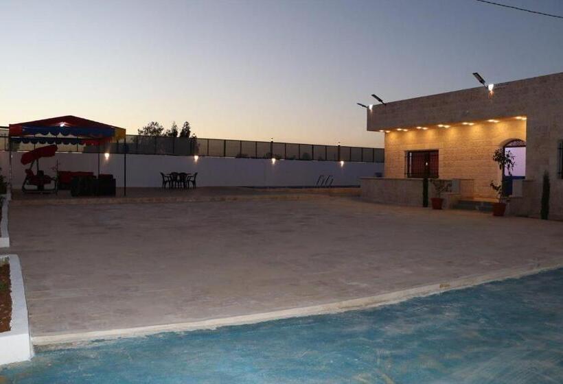 هتل Tala Farm And Chalet