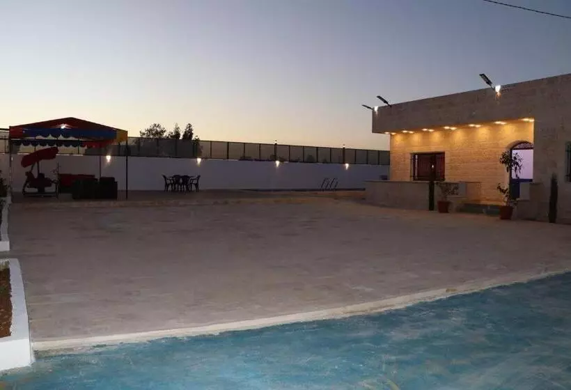 هتل Tala Farm And Chalet