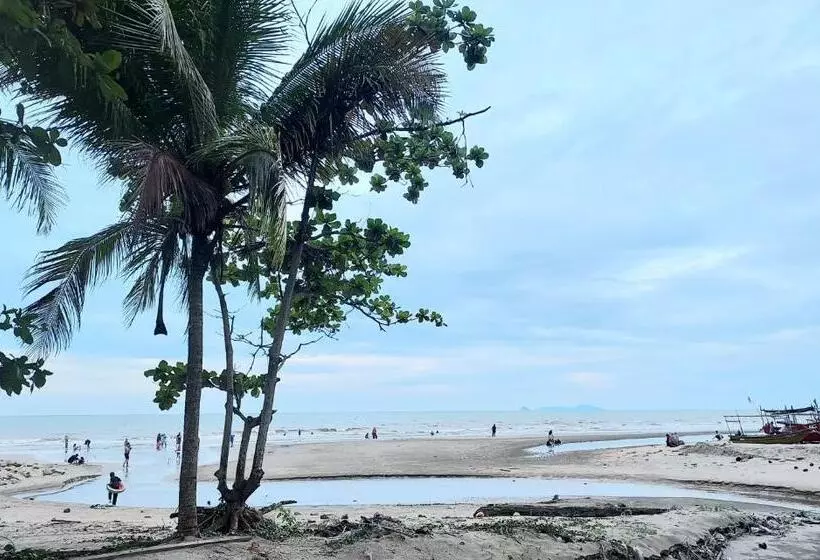 Irama Resort Amir Yjs , Pantai Irama Bachok