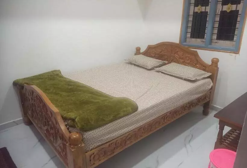 ペンション Sandhya Homestay Hampi