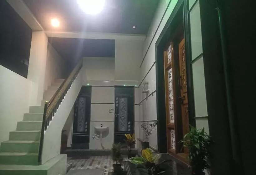 ペンション Sandhya Homestay Hampi