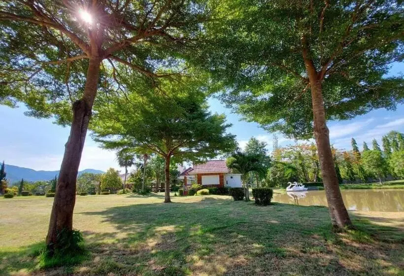 Tanaosri & Creekside Resort