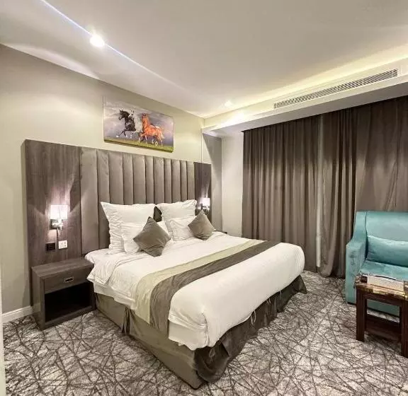 فندق سفن جاردنز   المطار