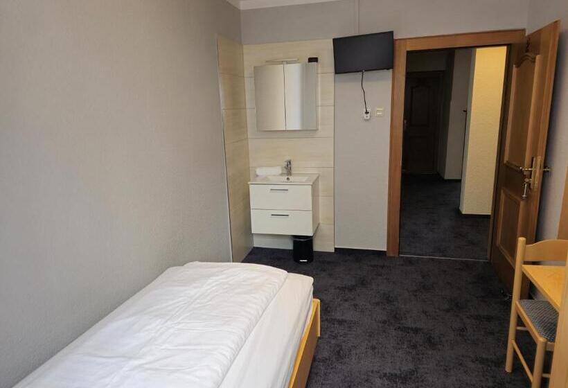 Retkeilymaja Gasthof Tut