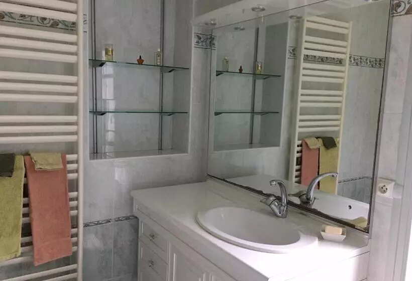 Aamiaismajoitus (B&B) Chambres D Hôtes De La Grande Maison