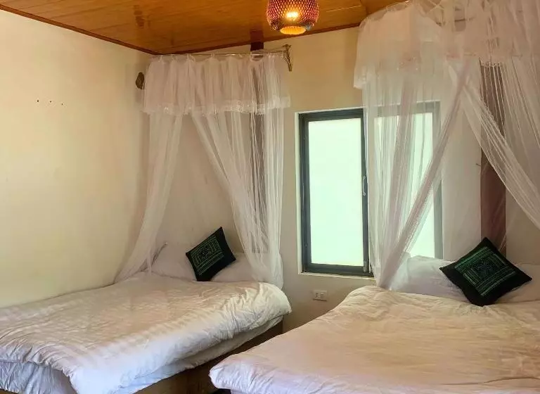تختخواب و صبحانه La Rosa House