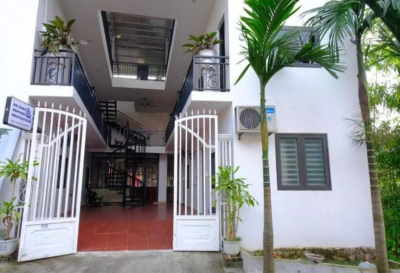 Ha Giang Hoppers Hostel And Tour
