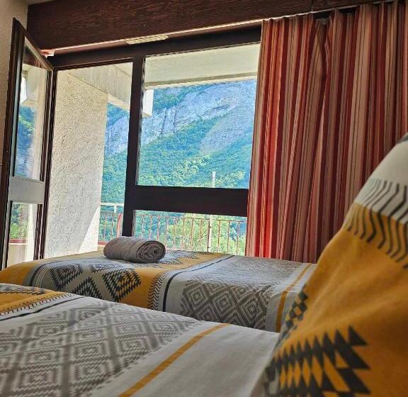 בית מלון כפרי Cinéma, Chambre Privée Au Le Refuge Du Phoenix