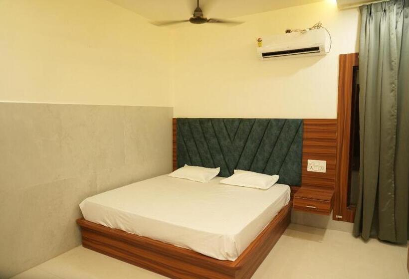 ホテル O Dev Paradise