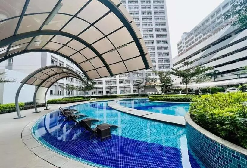 Hotelli Sanguine Staycation