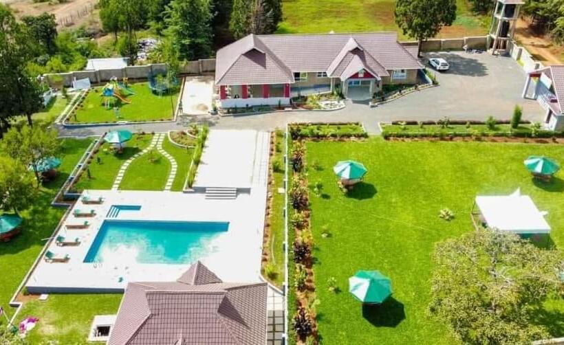 هتل Tausi Gardens Kabarnet