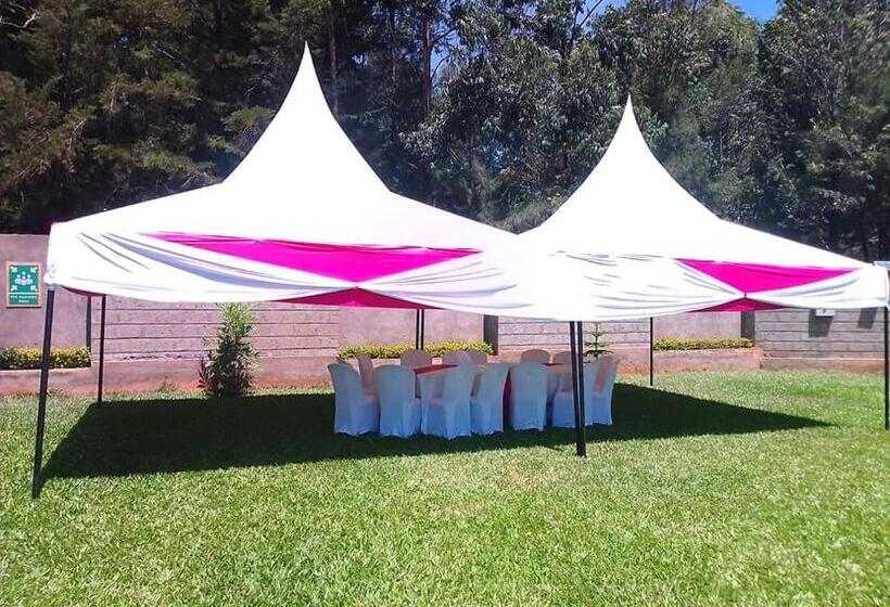 هتل Tausi Gardens Kabarnet