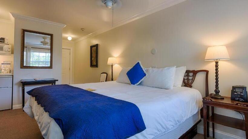 Hotel The Caribbean Court Boutique