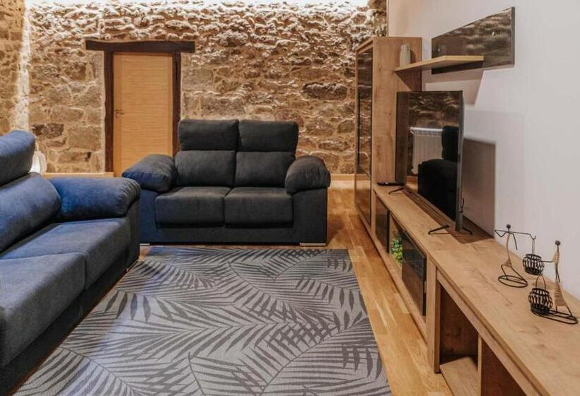 Отель Tres Portas