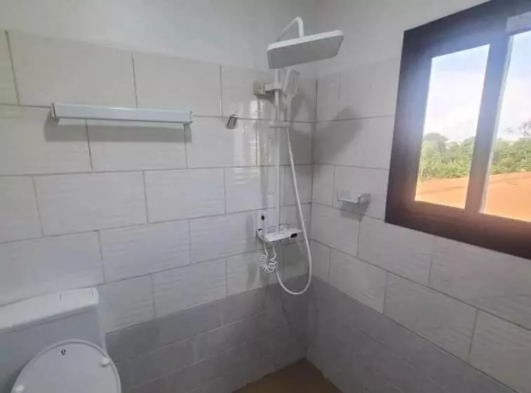 پانسیون Ndouha House