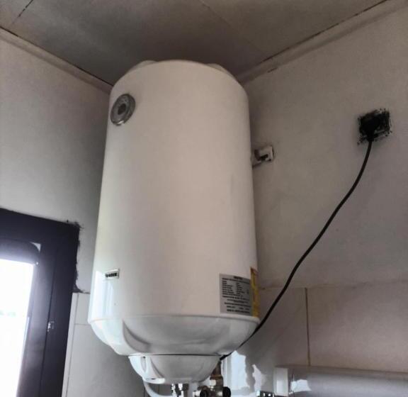 پانسیون Ndouha House