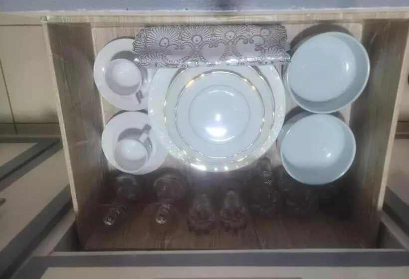 پانسیون Ndouha House