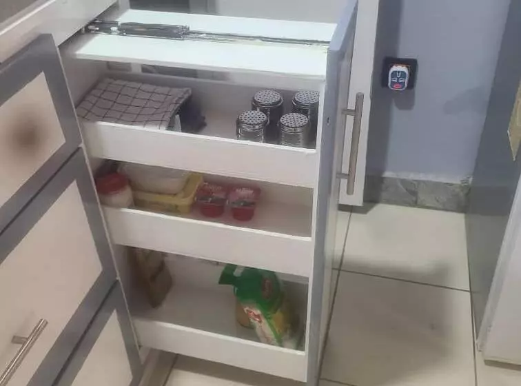 پانسیون Ndouha House