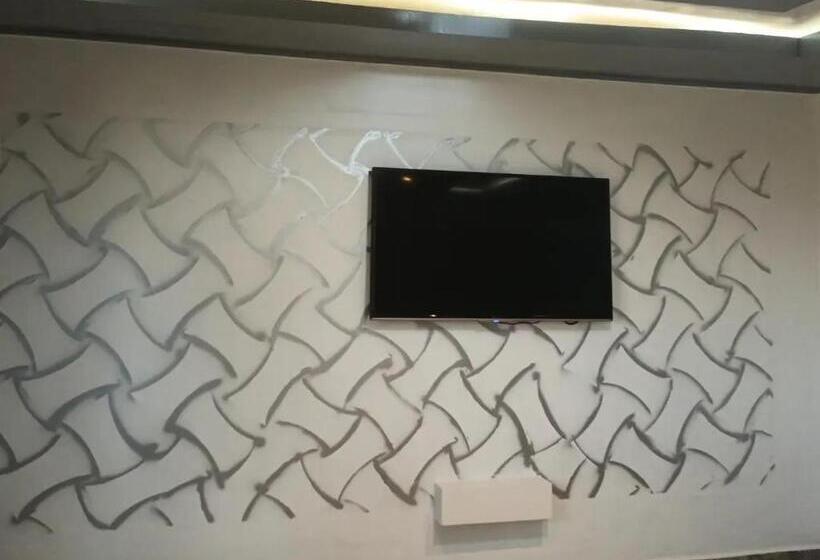 پانسیون Ndouha House