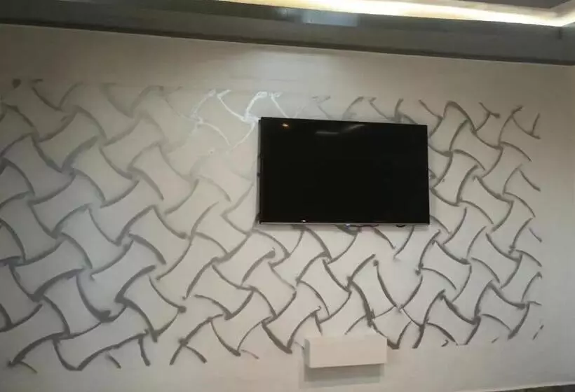 پانسیون Ndouha House