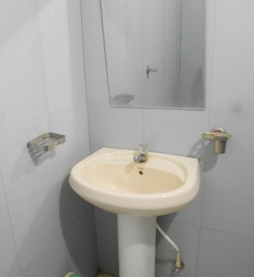 פנסיון Queens Hotel Anuradhapura