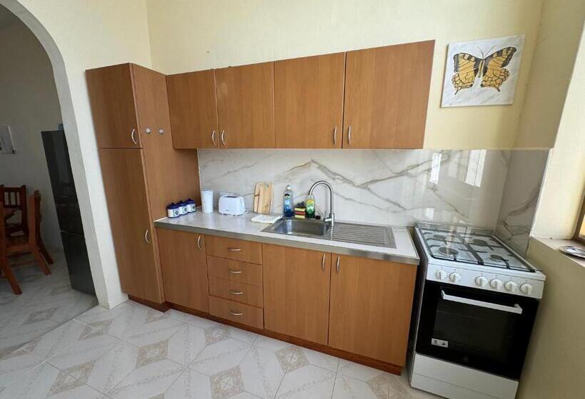 پانسیون Tigrija Apartment By The Nest