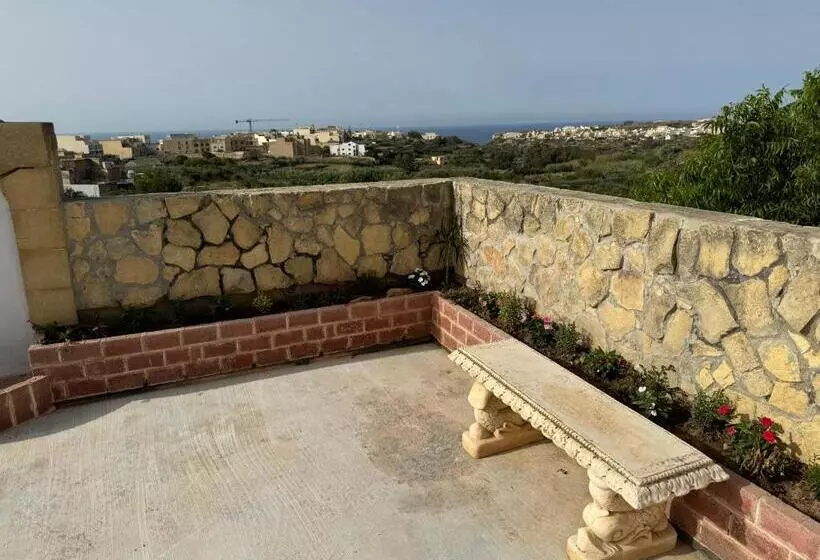 پانسیون Tigrija Apartment By The Nest