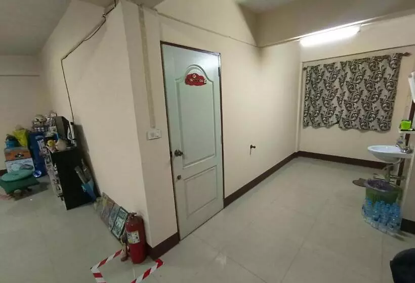 Somkiet Sompong Hostel