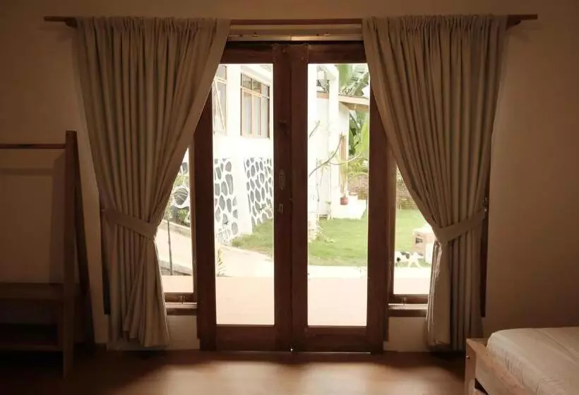 ユースホステル Alora House Lombok Tete Batu