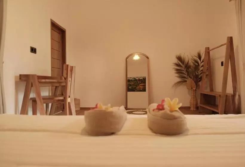 ユースホステル Alora House Lombok Tete Batu